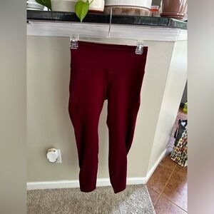 NWOT Old Navy Burgundy Red Leggings / Yoga Pants - Size S